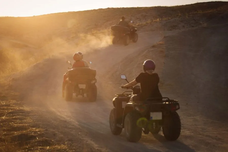 Agafay Desert 2 Hours Quad Bike Tour & Dinner Show Package